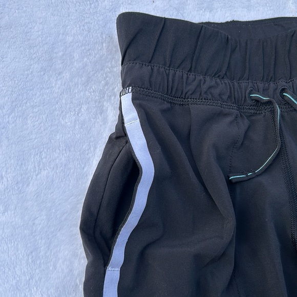 Ivivva by lululemon girls capri pant size 6 with pockets drawstring and pleats - Picture 4 of 7